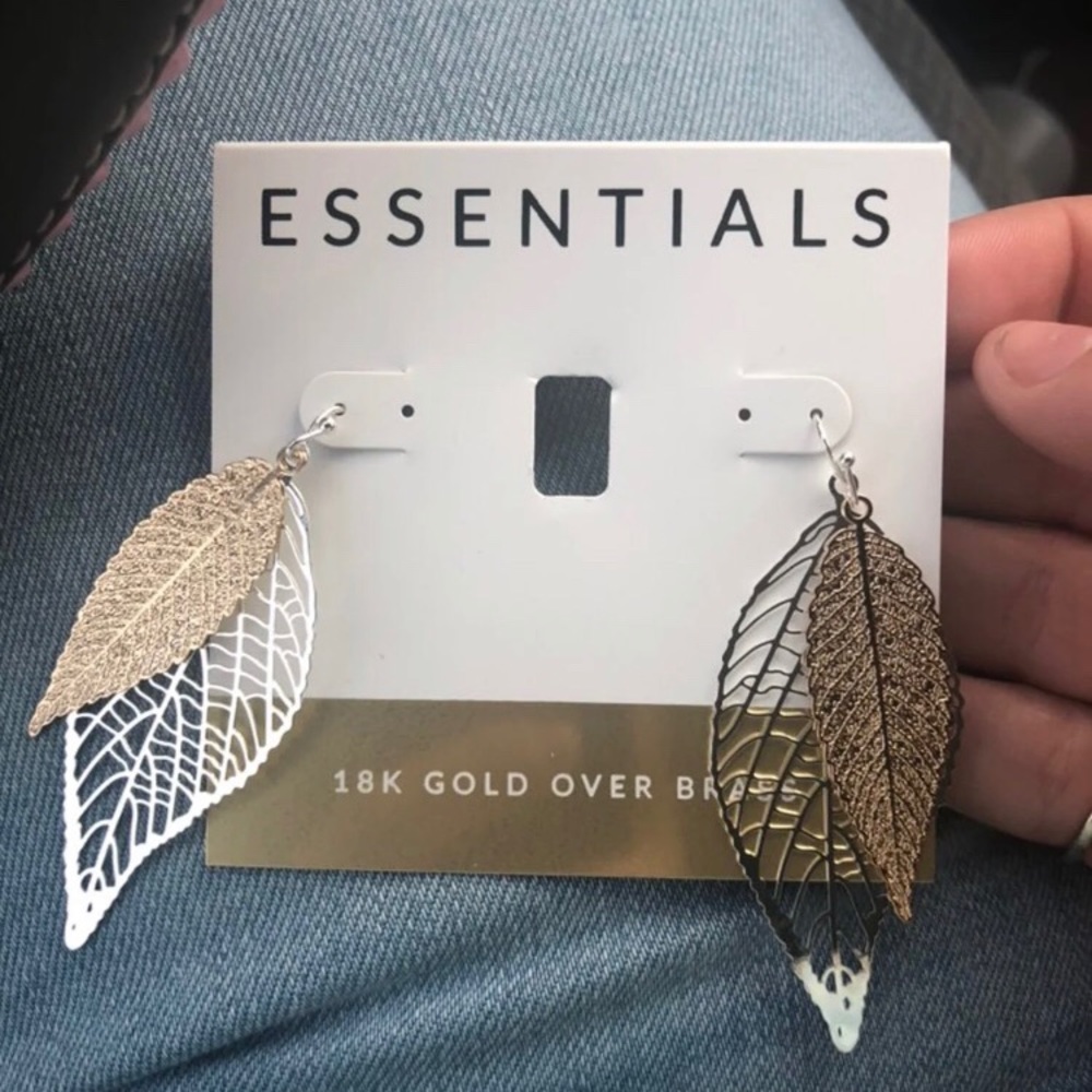 Essentials earrings